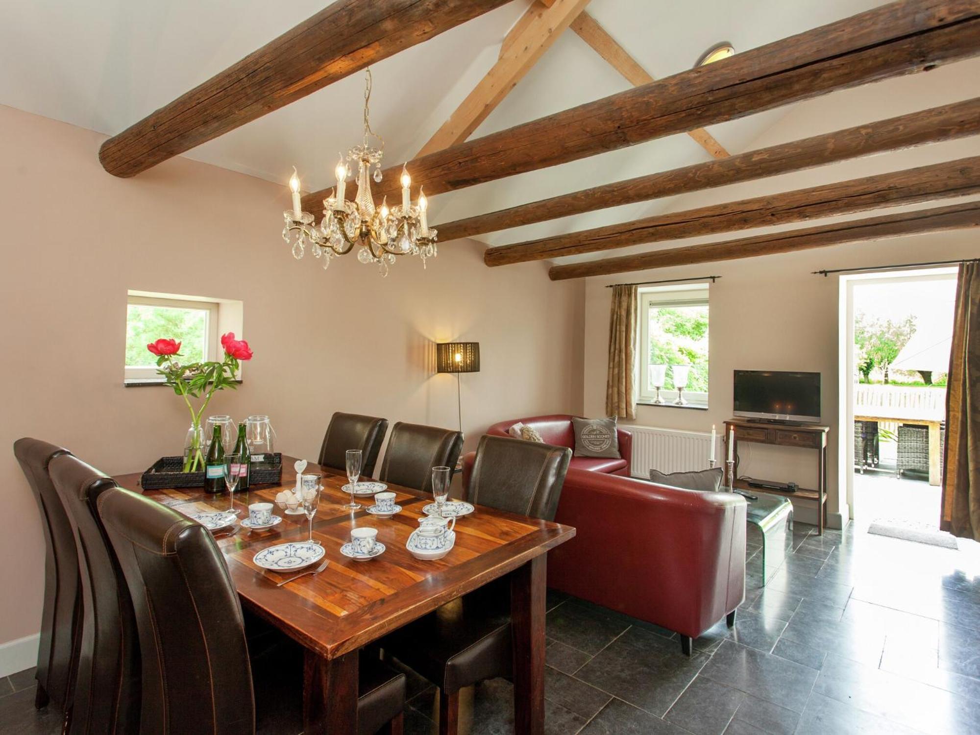 Stunning Holiday Home Near Forest In Сленакен Екстериор снимка